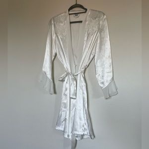 Vintage satin beaded Linea Dontella robe small medium